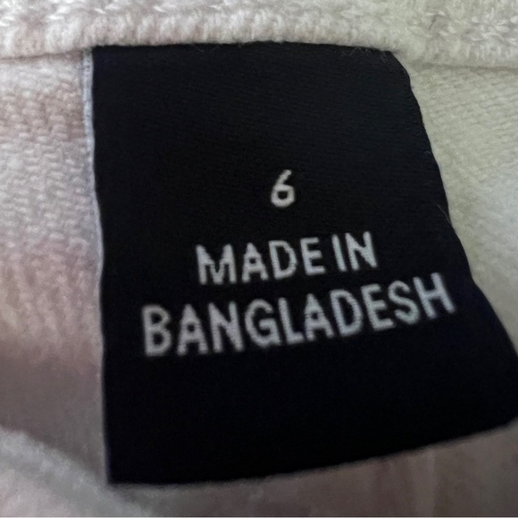 Calvin Klein‎ size 6 white denim Bermuda shorts - Picture 3 of 10